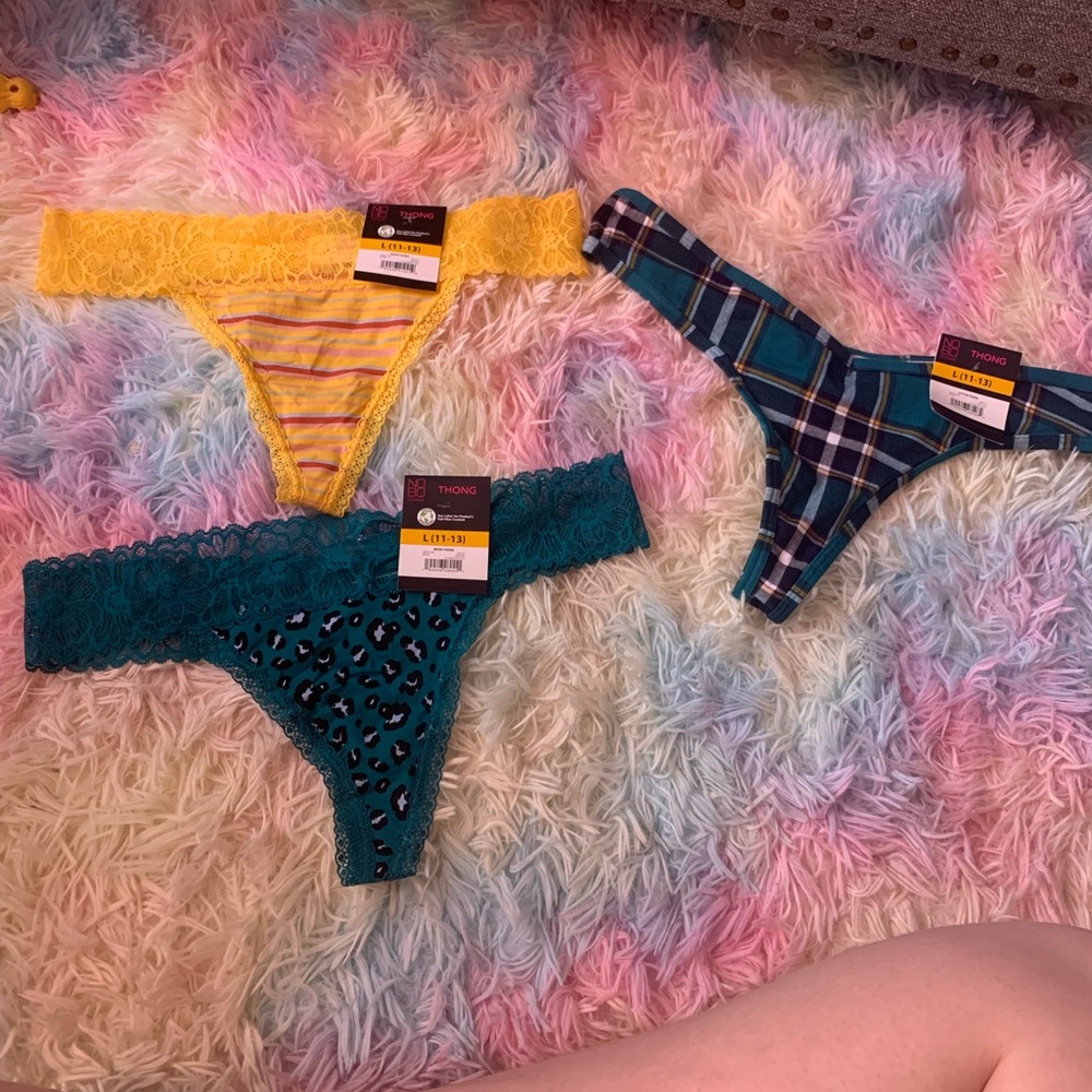 Thong bundle